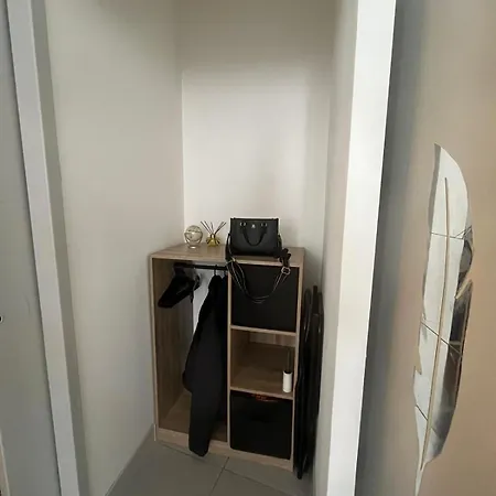 Au Pied Du Chateau *