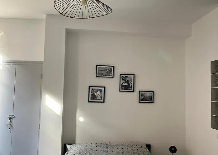 Au Pied Du Chateau Lourdes